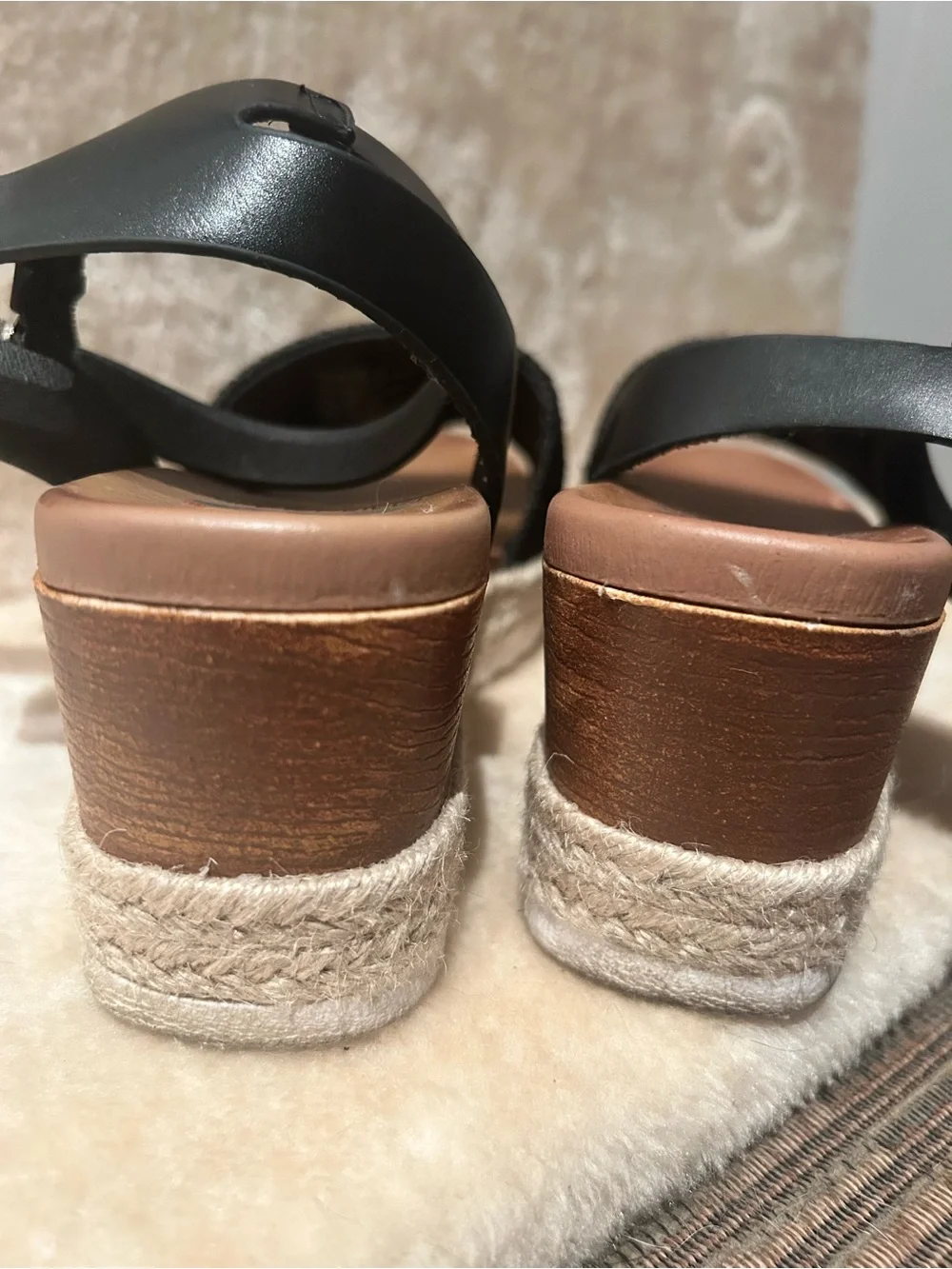 Maui Island comfortable black